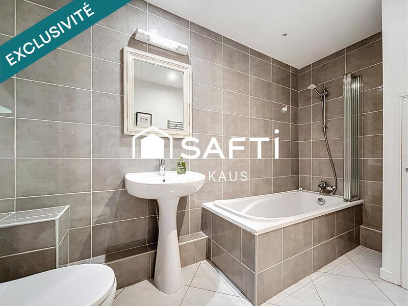 Maison - 300 m² - 12 pièces