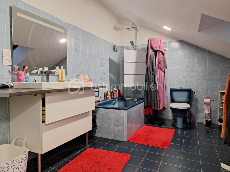 Maison en pierre - 220 m² - 9 pièces