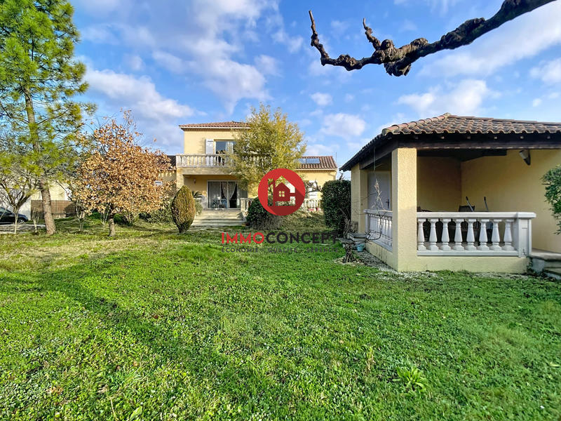 Maison traditionnelle - 140 m² - 5 pièces