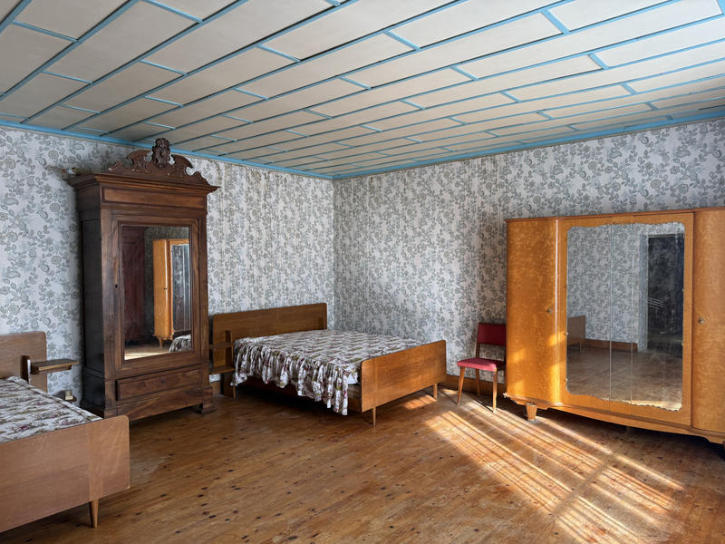 Maison - 235 m² - 9 pièces