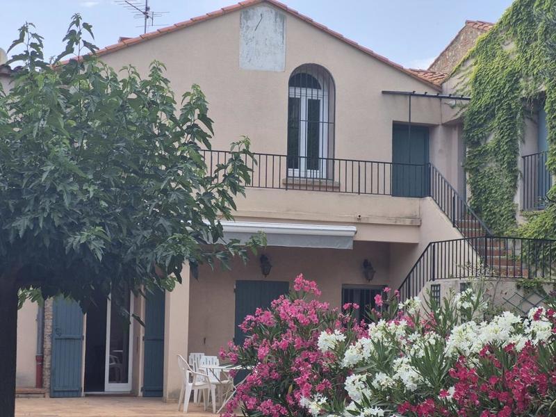 Mas - 438 m² - 14 pièces