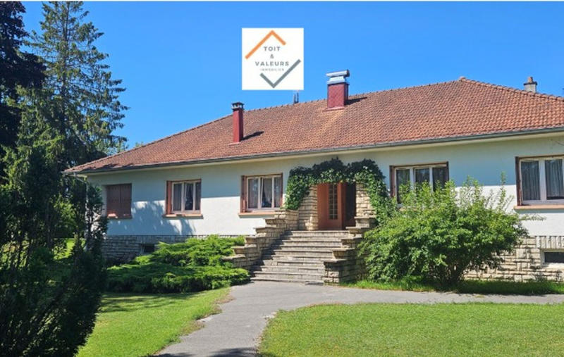 Maison - 204 m² - 9 pièces