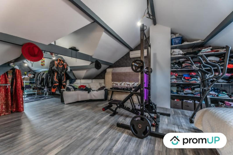 Maison traditionnelle - 380 m² - 10 pièces