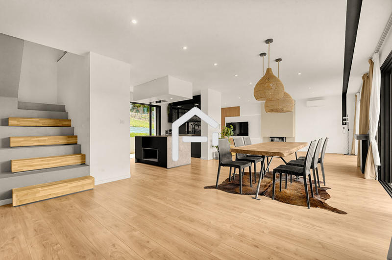 Maison - 160 m² - 4 pièces