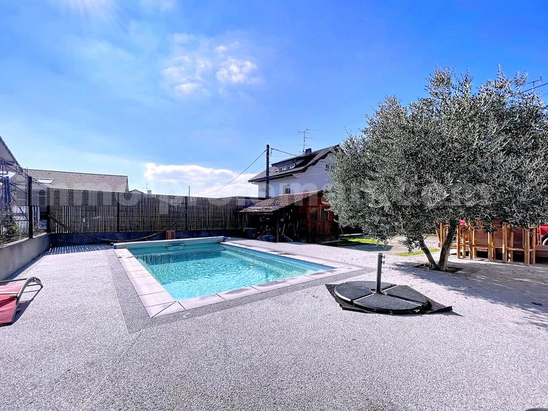 Corps de ferme - 238 m² - 7 pièces