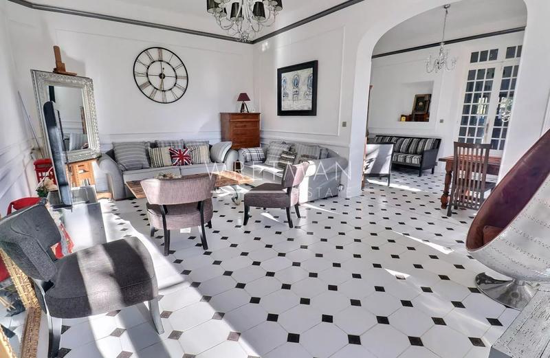 Villa - 180 m² - 7 pièces