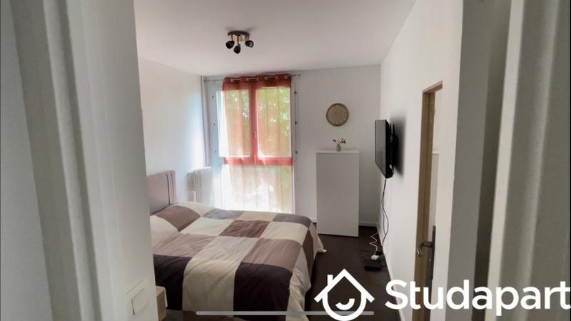 Chambre - 12 m² - 1 pièce