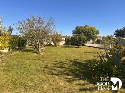 Terrain constructible - 1 024 m²