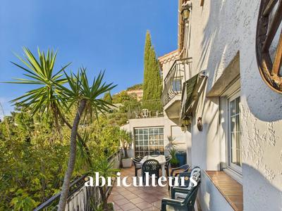 Appartement - 216 m² - 7 pièces