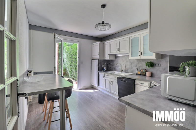 Maison - 93 m² - 4 pièces