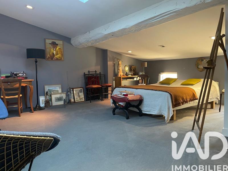 Maison - 270 m² - 9 pièces