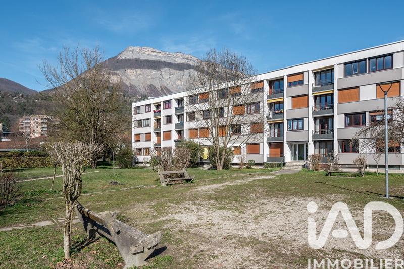 Appartement - 94 m² - 5 pièces