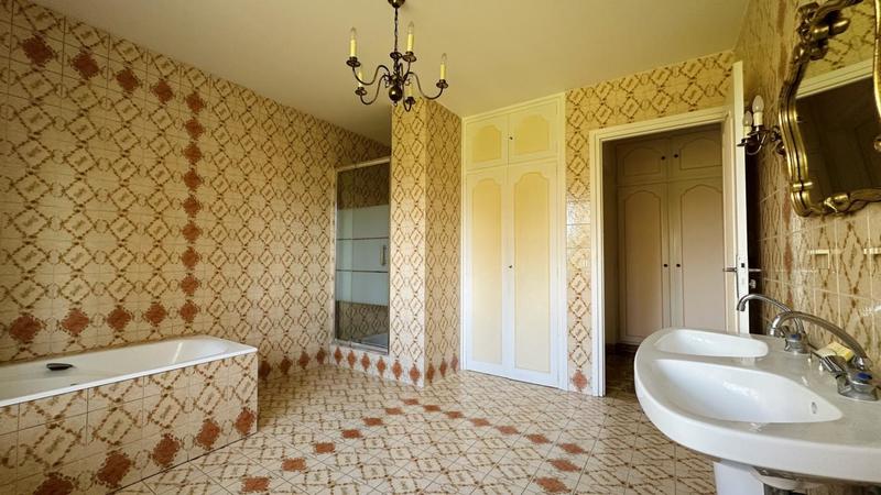 Pavillon - 160 m² - 7 pièces