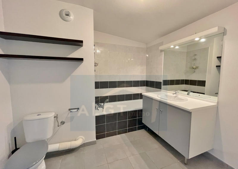 Appartement - 80 m² - 4 pièces