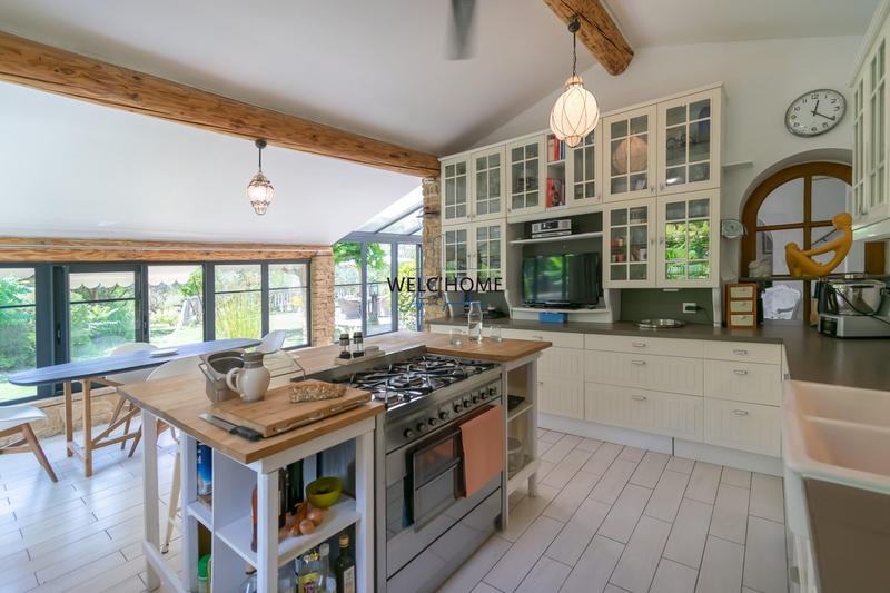 Villa - 234 m² - 8 pièces