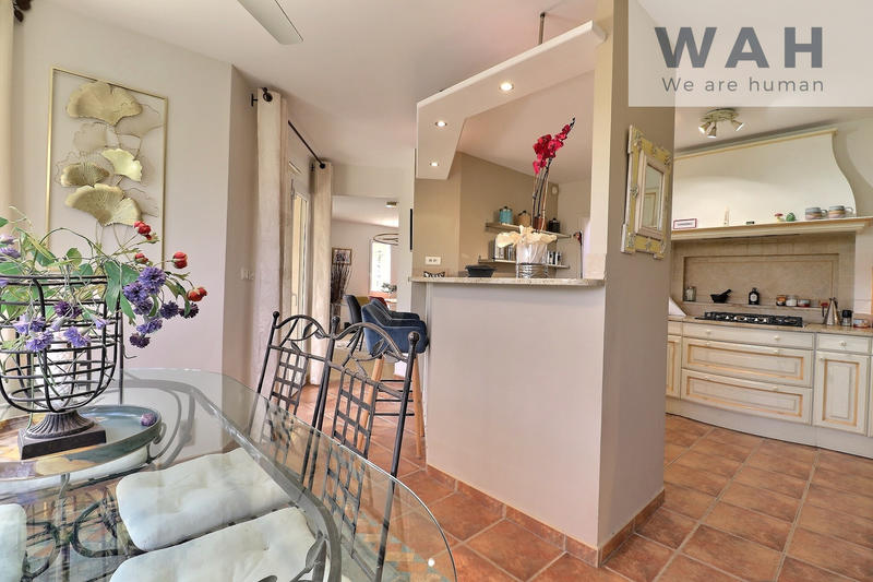 Villa - 226 m² - 7 pièces