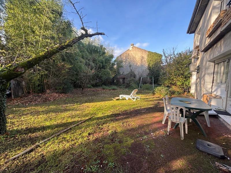 Maison - 229 m² - 8 pièces