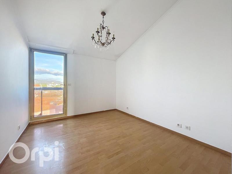 Appartement - 96 m² - 4 pièces
