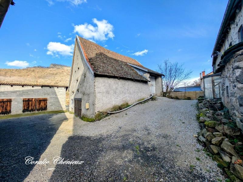 Maison - 240 m² - 11 pièces