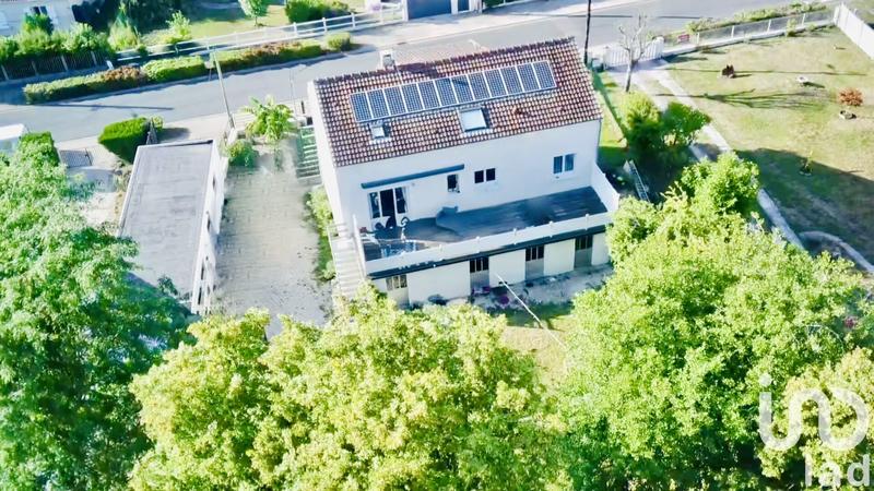 Maison - 180 m² - 8 pièces