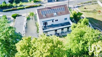 Maison - 180 m² - 8 pièces