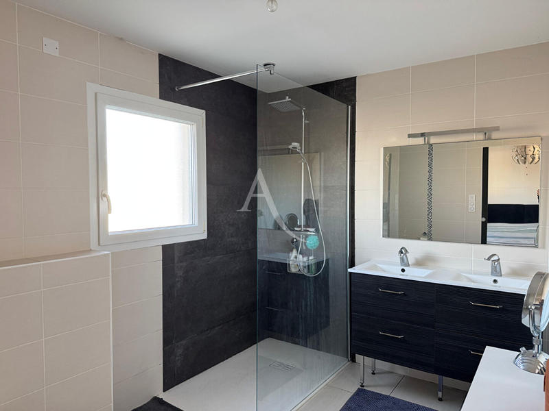 Maison - 188 m² - 7 pièces