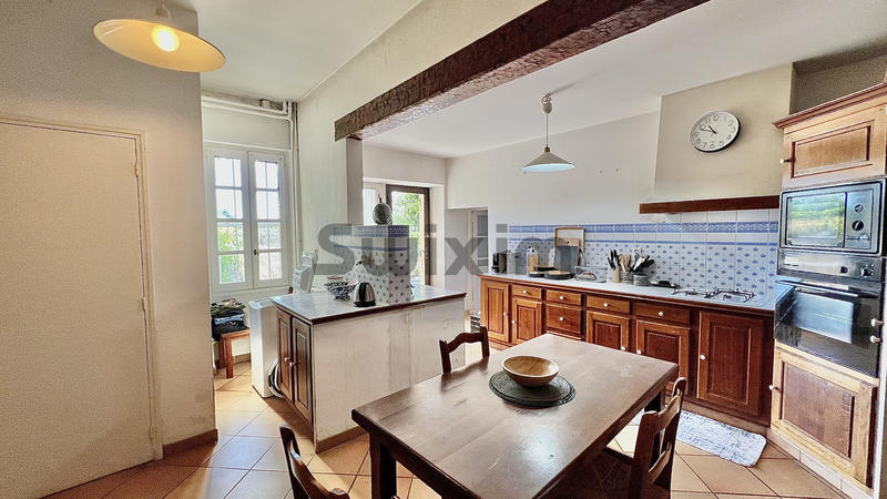 Mas - 358 m² - 15 pièces