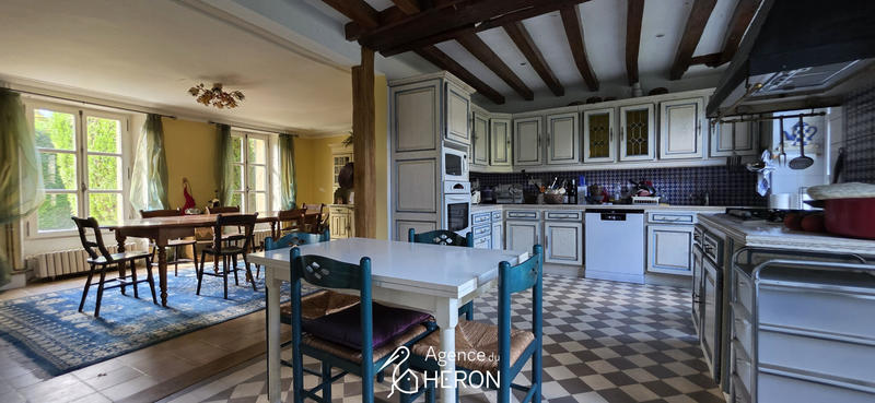 Maison - 373 m² - 10 pièces