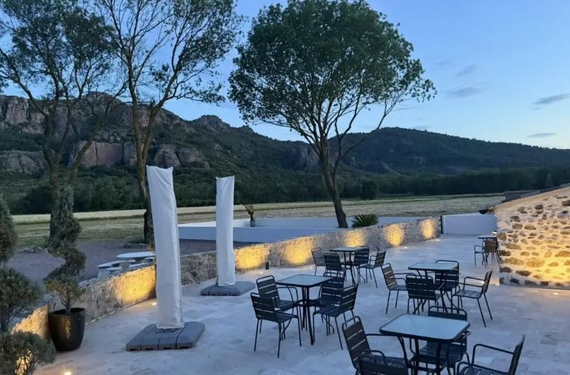 Mas - 800 m² - 15 pièces