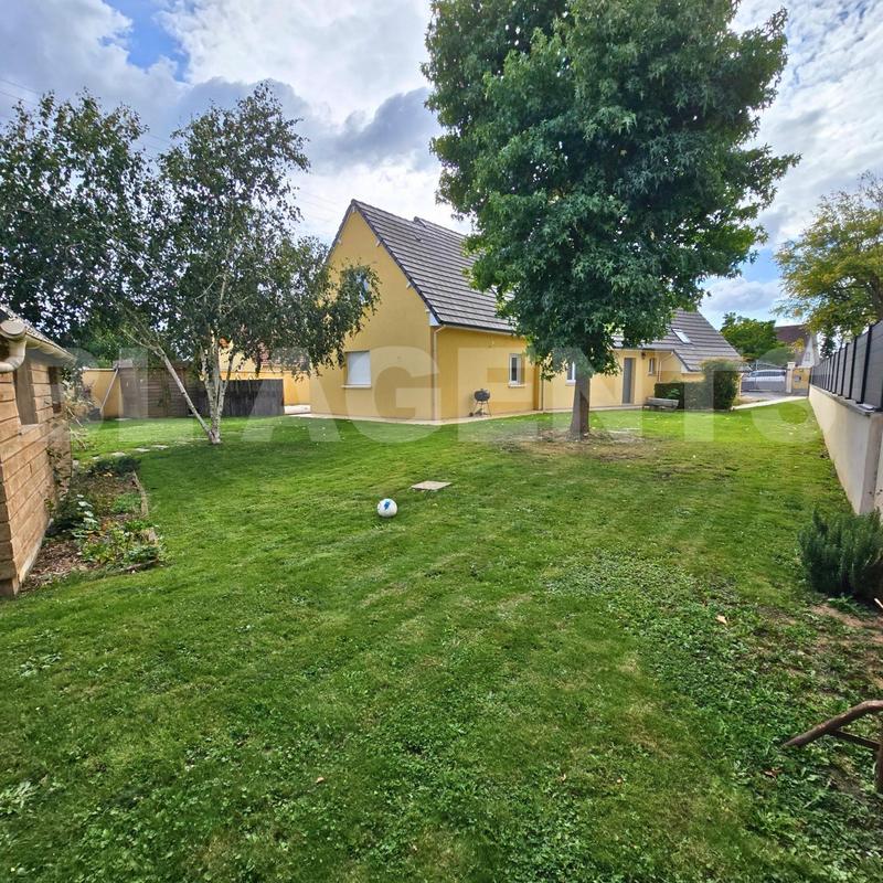 Maison traditionnelle - 200 m² - 8 pièces