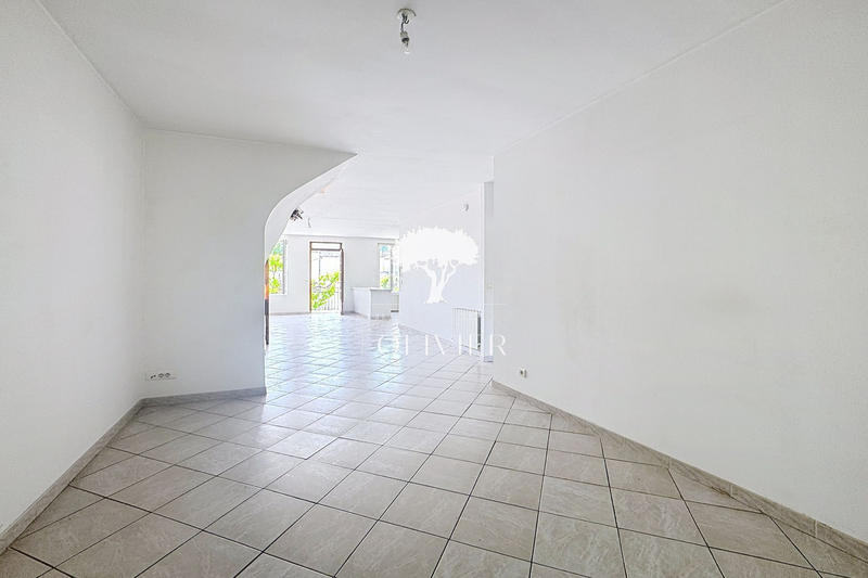 Maison de ville - 642 m² - 10 pièces