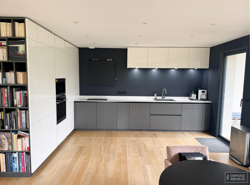 Maison contemporaine - 220 m² - 6 pièces