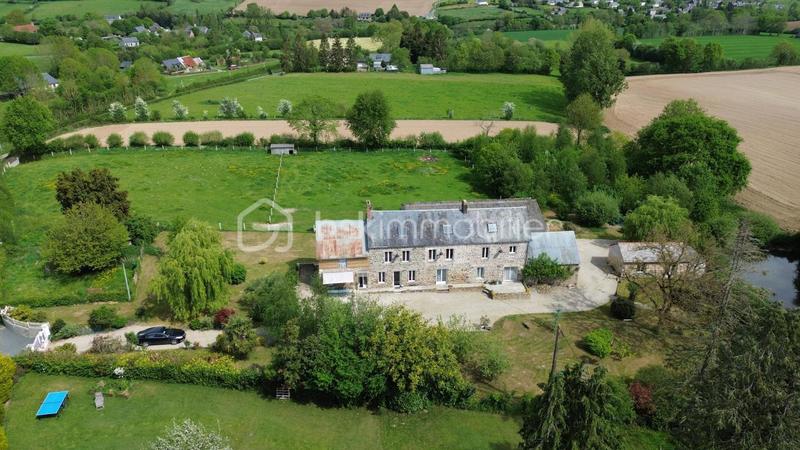 Maison - 242 m² - 10 pièces