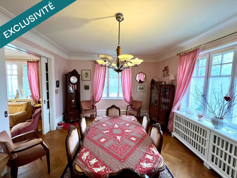 Maison - 238 m² - 9 pièces