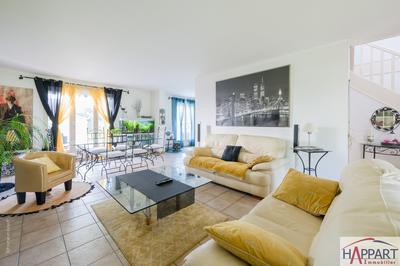 Maison - 200 m² - 10 pièces