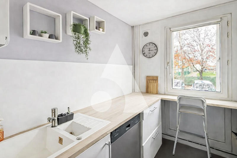 Appartement - 92 m² - 5 pièces