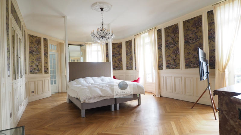 Appartement - 371 m² - 11 pièces