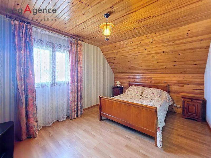 Maison traditionnelle - 145 m² - 7 pièces