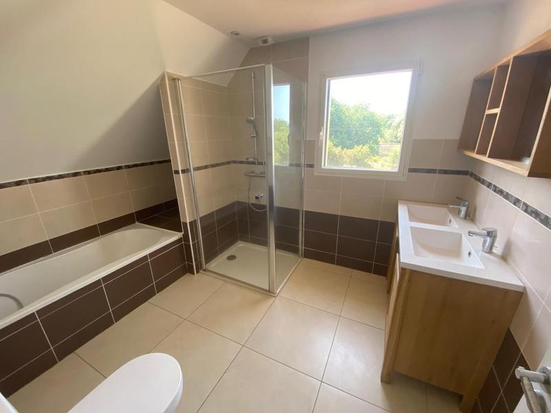 Maison - 180 m² - 7 pièces