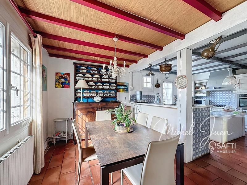 Maison - 232 m² - 6 pièces