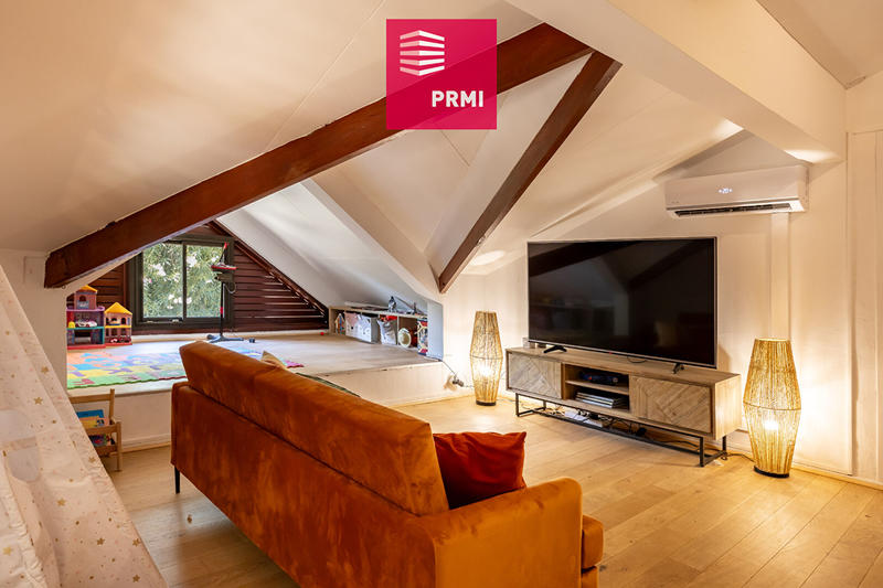 Maison - 257 m² - 7 pièces