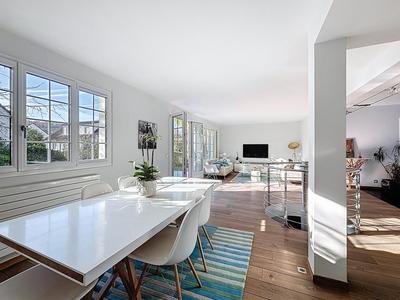 Maison - 228 m² - 7 pièces