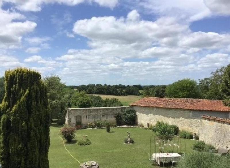 Maison - 495 m² - 10 pièces