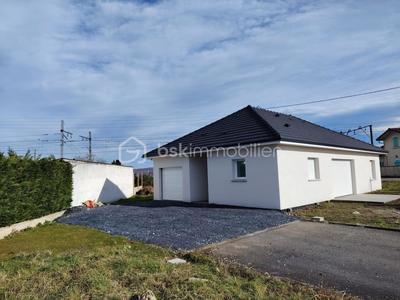 Maison - 92 m² - 3 pièces