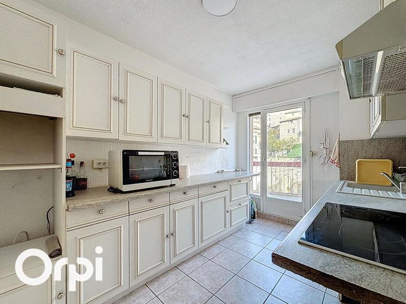 Appartement - 77 m² - 4 pièces