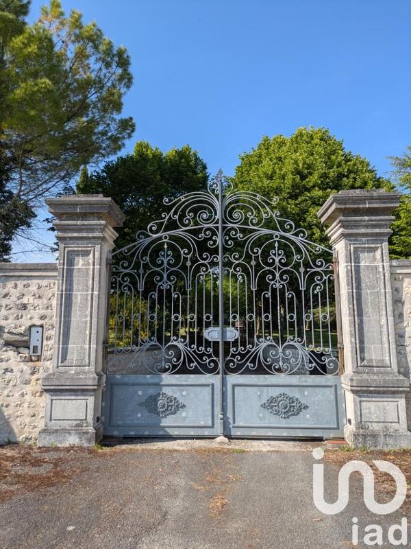 Maison - 222 m² - 7 pièces