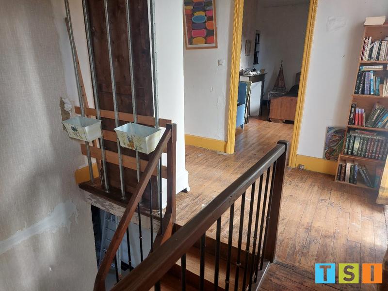 Maison - 210 m² - 6 pièces