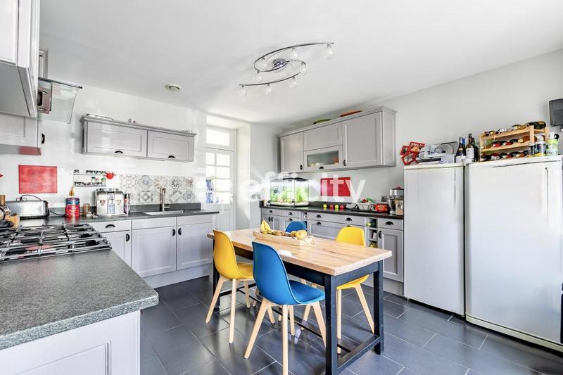 Maison - 147 m² - 6 pièces