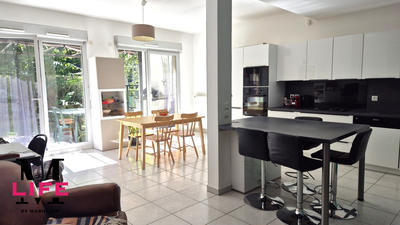 Appartement - 85 m² - 4 pièces