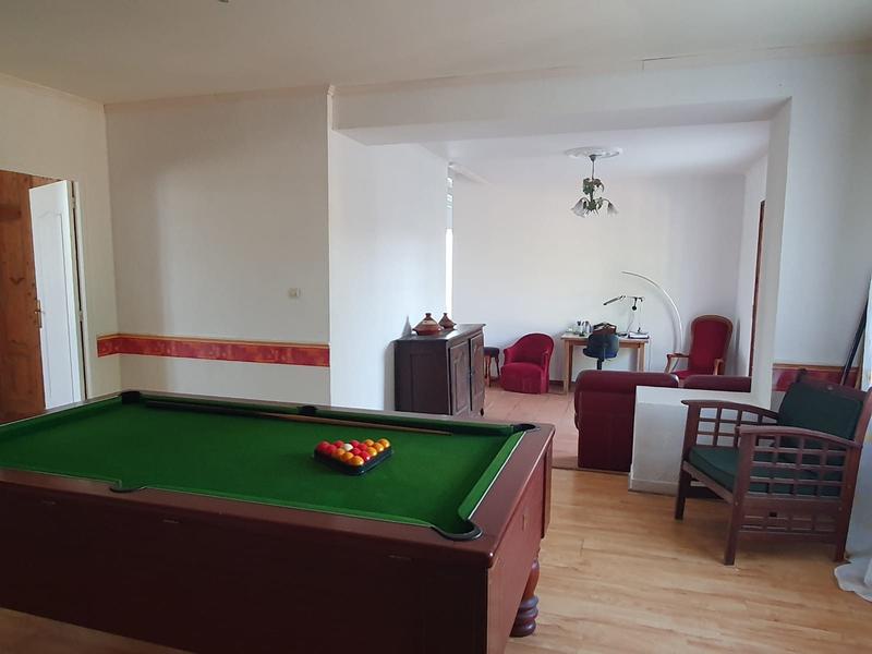 Maison - 245 m² - 7 pièces